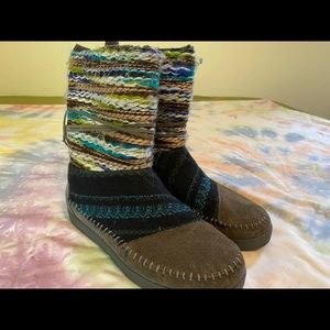Womens TOMS boots size 8.5